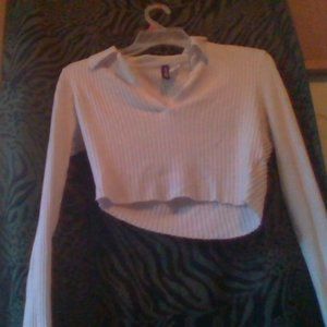 hot topic white long sleeve crop top!!